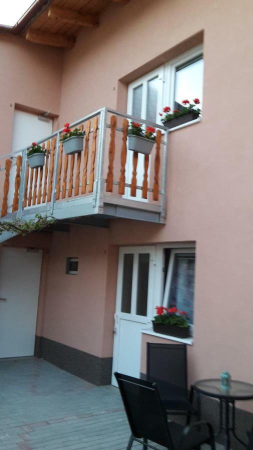 Ubytovani Lila Mikulov Buitenkant foto