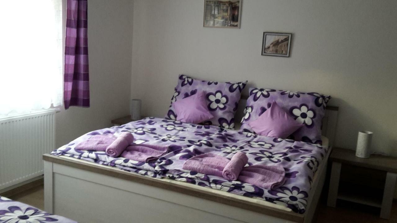 Ubytovani Lila Mikulov Buitenkant foto